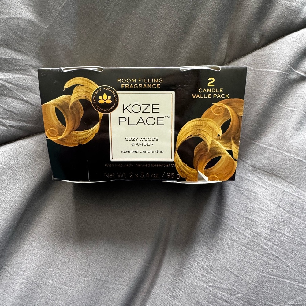 Köze Place Cozy Woods & Amber Candle Duo